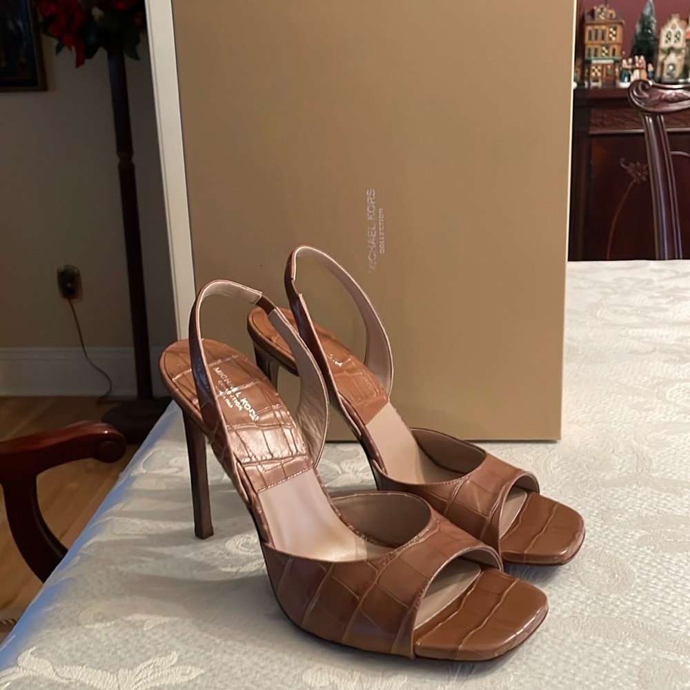Luxurious Italian made slingback open toe